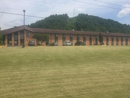 New Martinsville Inn Exterior photo