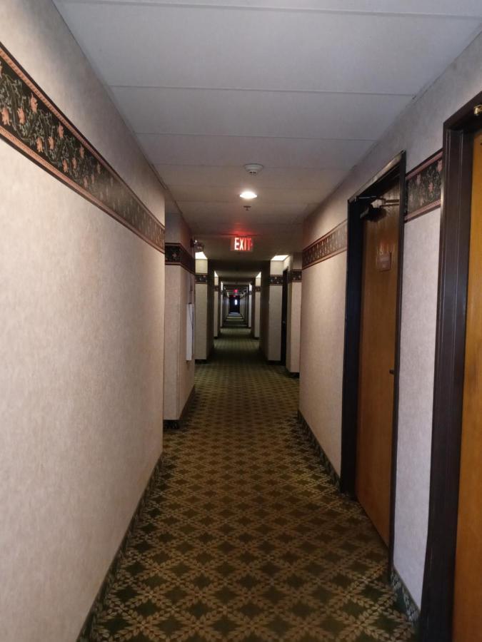 New Martinsville Inn Exterior photo